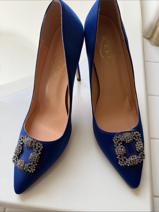 EKS Shoes - Blue Satin Pointed-Toe Pumps with Crystal Buckle size 10.5 sex and the city NEW